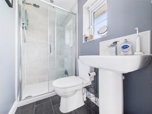 Ensuite- click for photo gallery